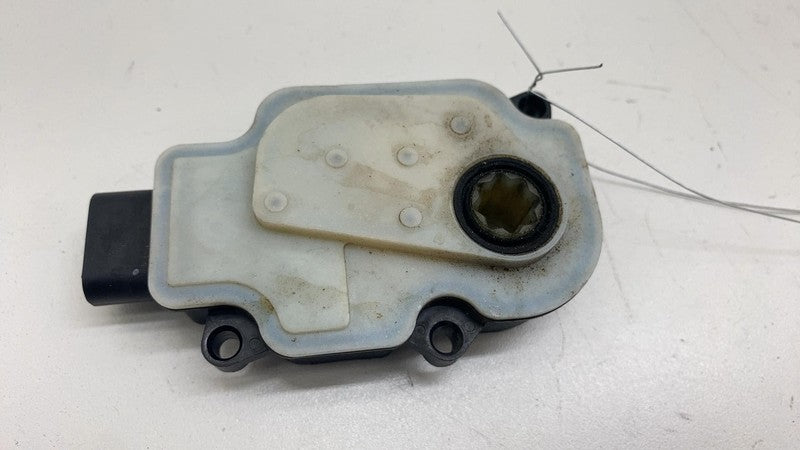 ⭕2021 2022 2023 Polestar 2 Front Bumper Grille Vent Shutter Motor Actuator OEM