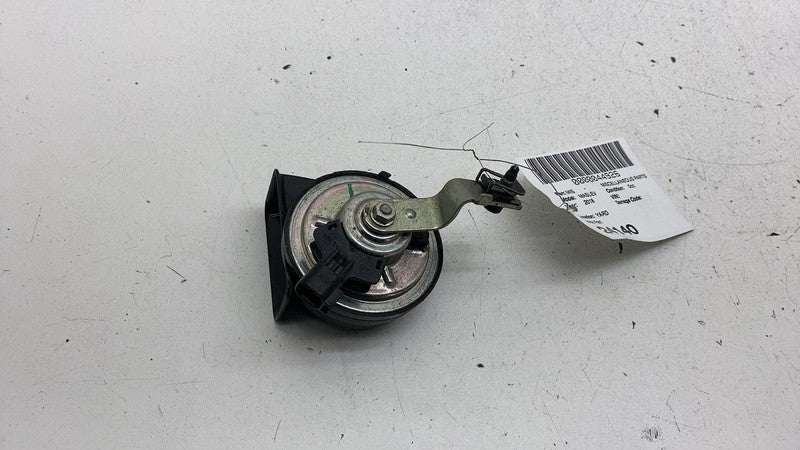 E3007042 2017-2020 Maserati Levante FIAMM Low Pitch Tone Horn Signal w/ Bracket Assembly