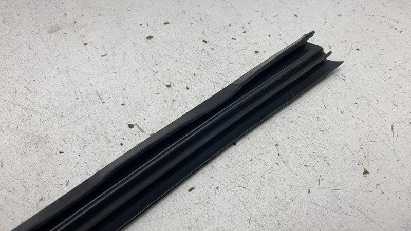 ⭕ 17-20 Maserati Levante Front Left Door Window Inner Weatherstrip Rub