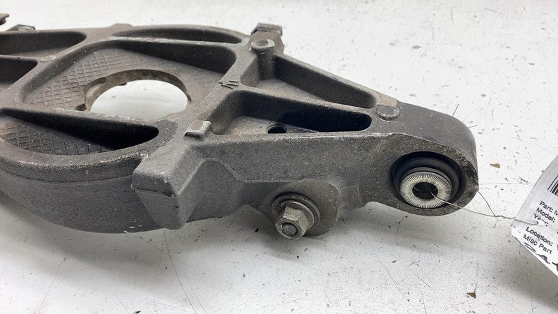 ⭕ 17-20 Maserati Levante Rear Passenger Side Lower Control Arm Seat Sw