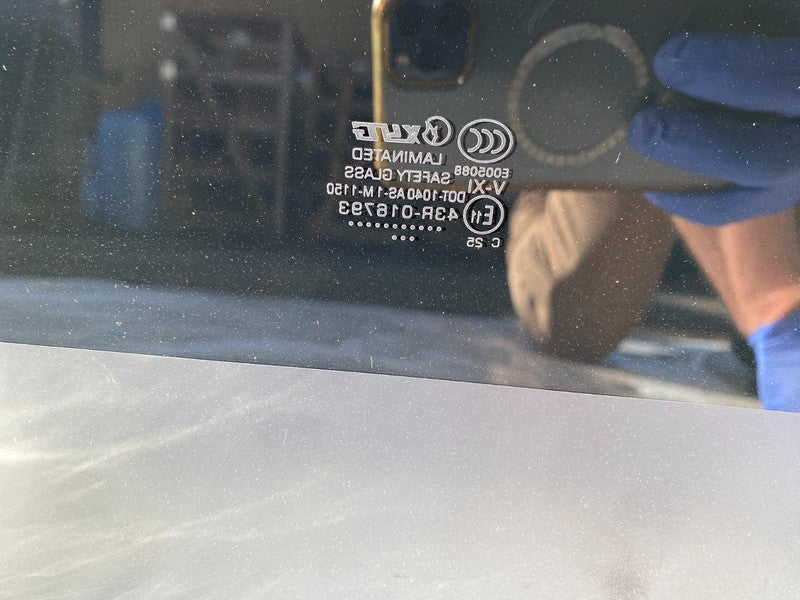 ⭕ 21-25 Model 3 Front Middle Panoramic Sun Moon Roof Window Glass 1587