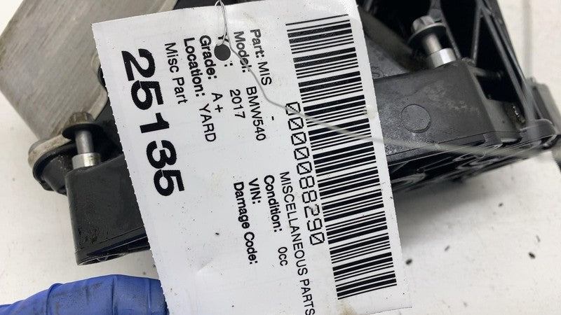 ⭕ 2017 2018 2019 2020 BMW 540i Engine Motor Oil Cooler Filter Housing 