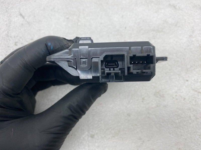 1093295 00 A ⭕ 17-20 Model 3 Center Console Front USB Hub Charger Control Module 1093295-00-A