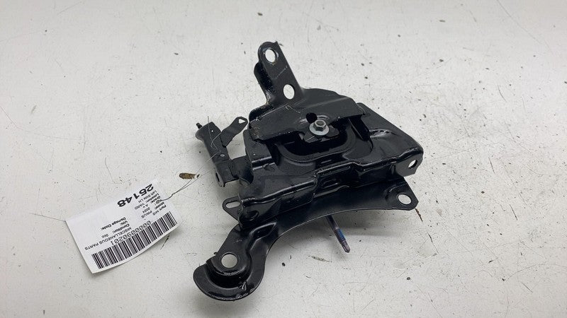 ⭕ 2023-2024 Toyota Prius Driver Side Engine Motor Mount Bracket Insula