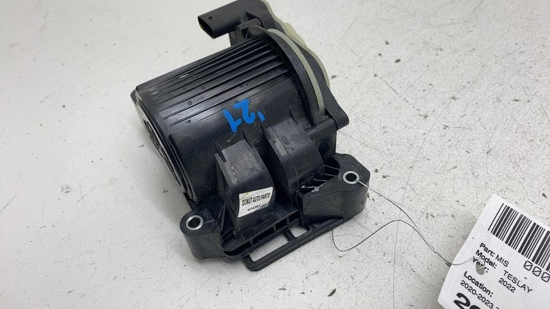 154765600C 2020 2021 2022 2023 Tesla Model 3 Y Supermanifold Octovalve Pump Assembly OEM