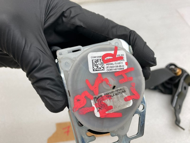 102313605D ⭕ 16-20 Model S Rear Driver Side 2nd Row Seat Belt & Retractor Left 1023136-05-D