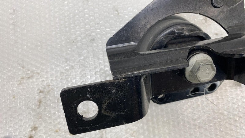 FV636F012AF 2013-2018 Ford C-Max Front Passenger Side Engine Mount w/ Bracket Support Right