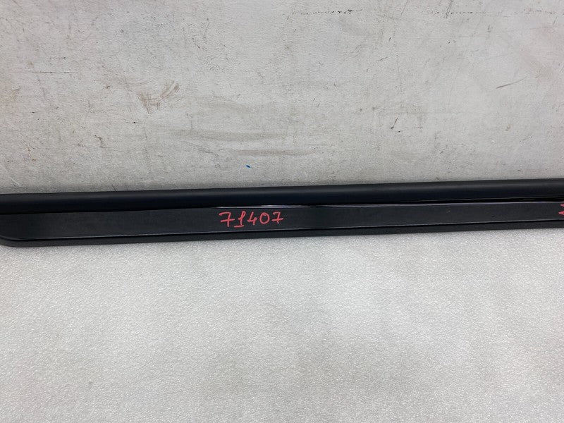 101221700G ⭕12-23 Tesla Model S Passenger Side Skirt Molding Scuff Plate Right 1012217-00-G