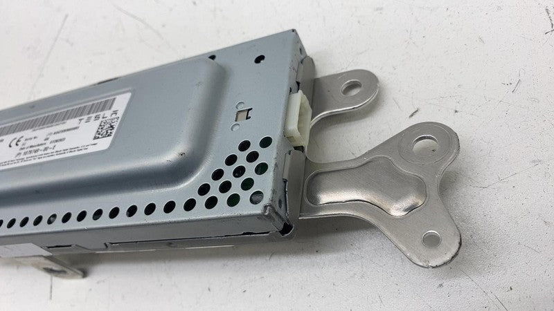 1079749-00-E ⭕ 2017-2023 Tesla Model 3 Harman Becker Radio FM/HD Receiver Module 1079749-00-E