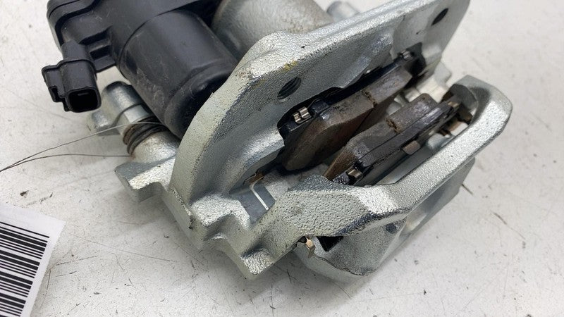 ⭕2023-2024 Toyota Prius Rear Passenger Side Caliper w/ Brake Hose Line