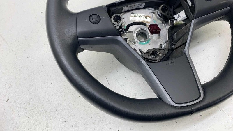 108568200B ⭕ 2017-2020 Tesla Model 3 Steering Wheel Leather Black (Non-Heated) 1105324-00-G