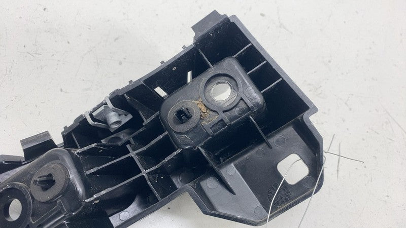 ⭕ 24-25 Model 3 Rear Passenger Taillight Tail Lamp Mount Bracket RH 17