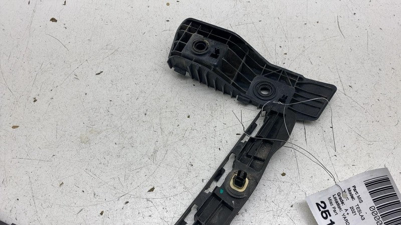 ⭕ 2017-2023 Model 3 Rear Right Retainer Wing & Tail Light Bracket 1083