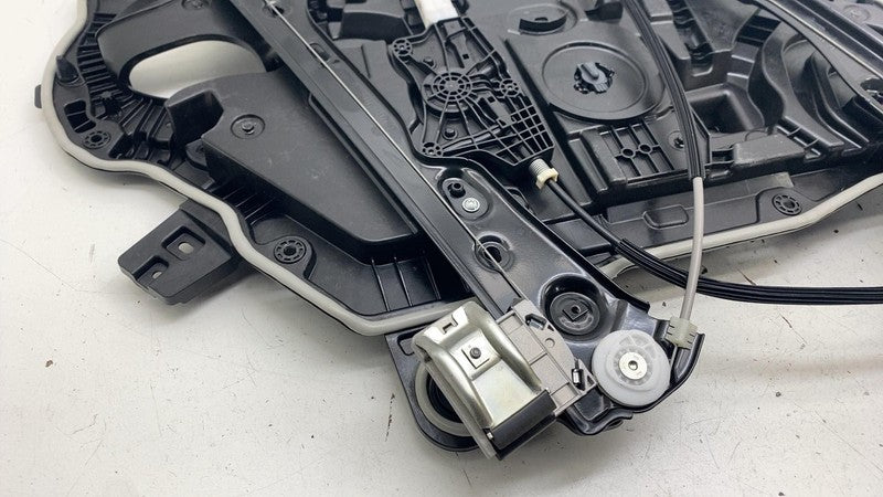 ⭕20-24 Model Y Front Right Door Window Regulator & Motor w/ Carrier 14