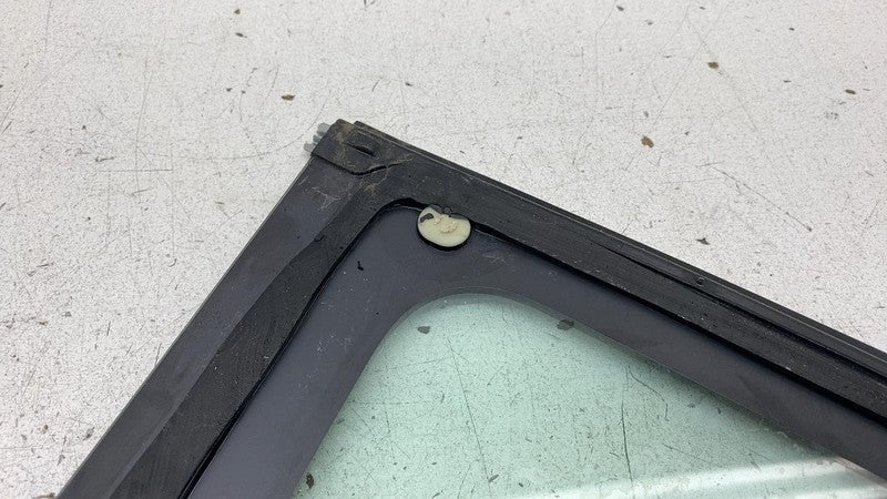 1080706-00 2017-2020 Tesla Model 3 M3 Rear Passenger Side Quarter Fixed Window Glass Right