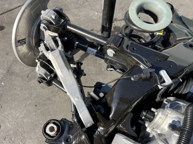 1120980-00-J 20-23 Tesla Model Y Electric Rear Drive Unit Performance w Subframe 1120980-00-J