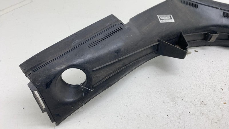 1047321-00-C ⭕16-20 Model X Rear Passenger Side Trunk Liftgate Trough Trim Right 1047321-00-C