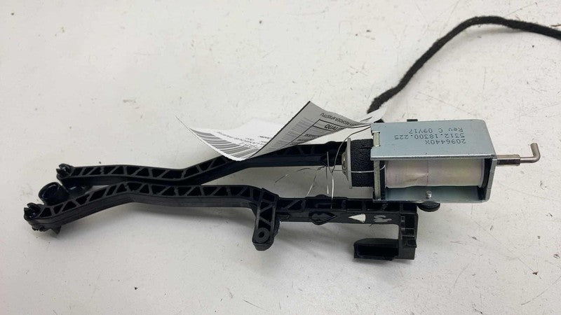 2089896 ⭕ 2017-2020 Tesla Model 3 Dashboard Passenger Side Glove Box Latch Right Assy