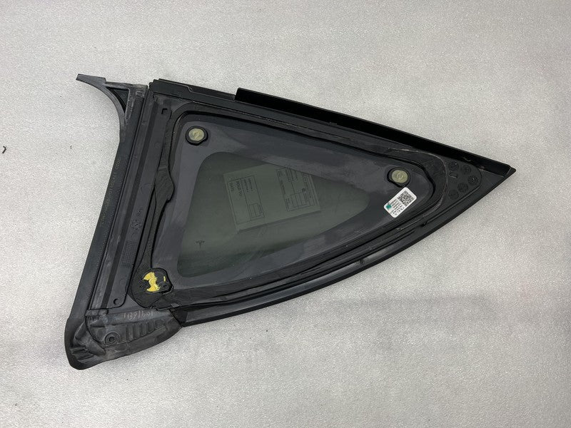 1495741 00 E 2020-2023 Tesla Model Y Rear Passenger Side Quarter QTR Window Glass Right Assy