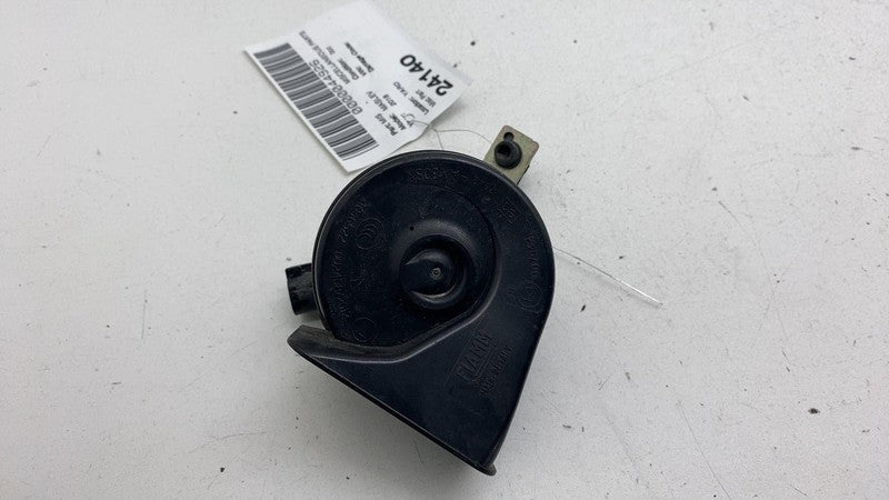 E3007042 2017-2020 Maserati Levante FIAMM Low Pitch Tone Horn Signal w/ Bracket Assembly