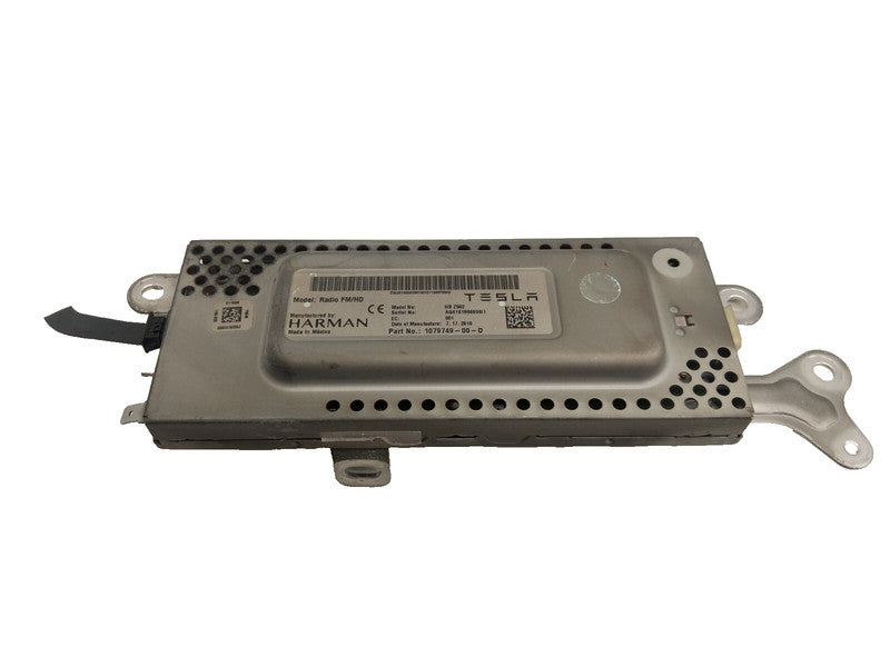 ⭕ 17-20 Model 3 Harman Becker HB Z502 Radio Receiver Control Module 10