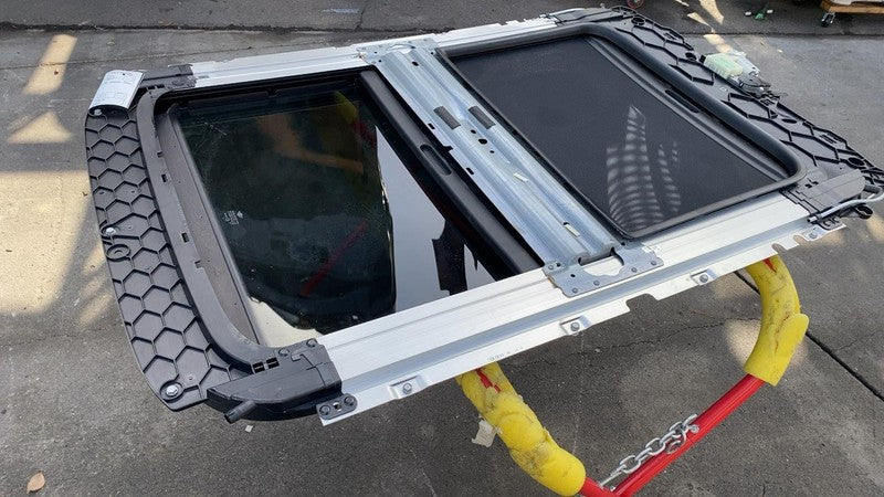 E2 43R-005013 ⭕ 2011-2016 Mini Cooper Countryman Front & Rear Panoramic Sunroof Glass Assembly