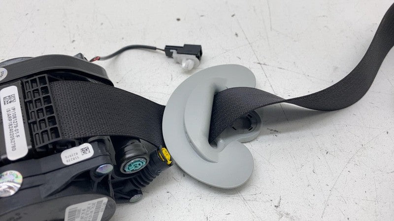 1081279-01-F ⭕ 2017-2023 Tesla Model 3 Front Right 1st Row Seat Belt & Retractor 1081279-01-F