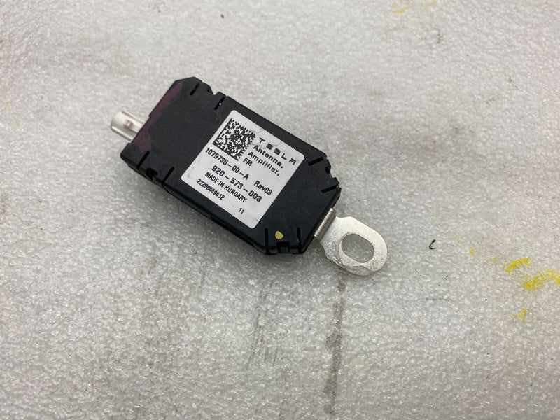 107973500A ⭕2017-2023 Tesla Model 3 Y Rear Antenna Amplifier AMP Radio FM Left 1079735-00-A