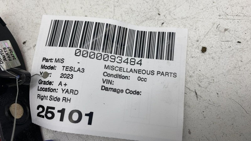 ⭕2017-2023 Tesla Model 3 Rear Passenger Side Bumper Light Reflector La