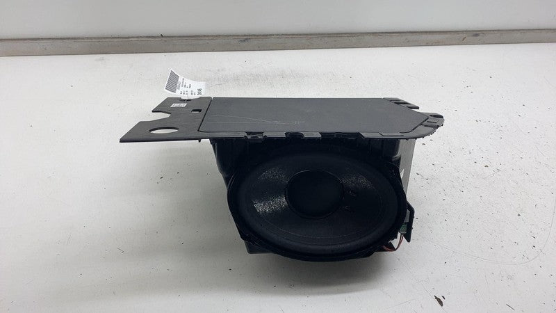 PT00485899A ⭕ 2022 2023 2024 Rivian R1T Rear Sub Subwoofer Bass Speaker Box PT00485899-A OEM