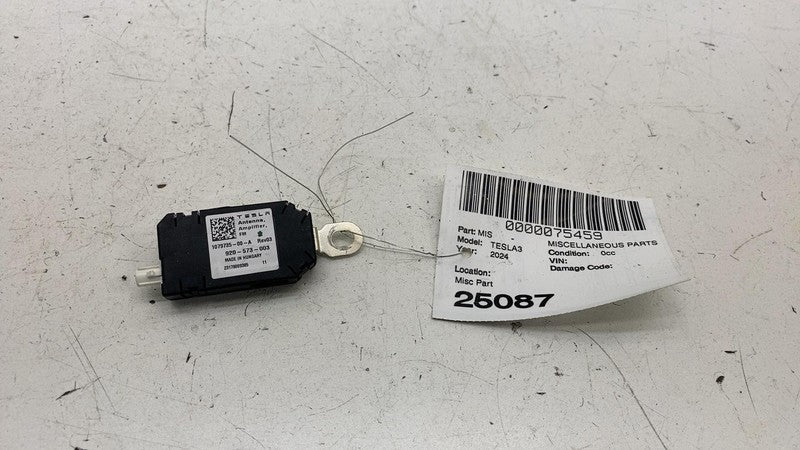 107973500A ⭕ 24-25 Tesla Model 3 Infotainment Antenna Amplifier AMP Radio FM 1079735-00-A