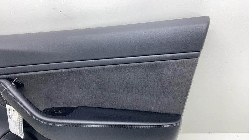 1090411-01-H ⭕ 2017-2020 Tesla Model 3 Front Right Interior Door Panel Trim Card 1090411-01-H