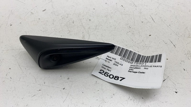 1820734-00-D ⭕ 24-25 Model 3 Front Left Repeater Turn Signal Fender Camera HW4 1820734-00-D