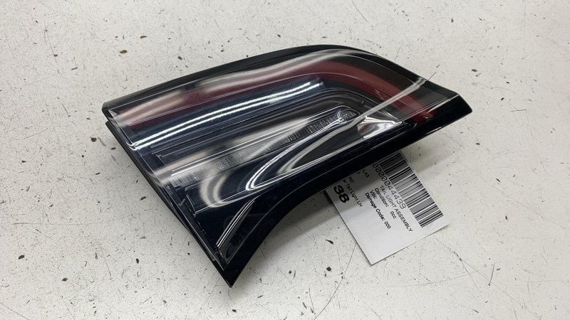 1077401 ⭕ 2017-2023 Model 3 Rear Left Inner Taillight LED Tail Lamp 3-Pin 1077401-00-E