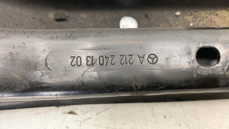 A 212 240 13 02 ⭕ 2010-2016 Mercedes E350 Transmission Rear Mount Bracket Carrier A2122401302