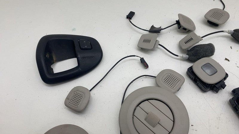 8T0881608D ⭕17-24 Chrysler Pacifica SET of Roof Dome Light + Noise Reduction Mic + Air Vent