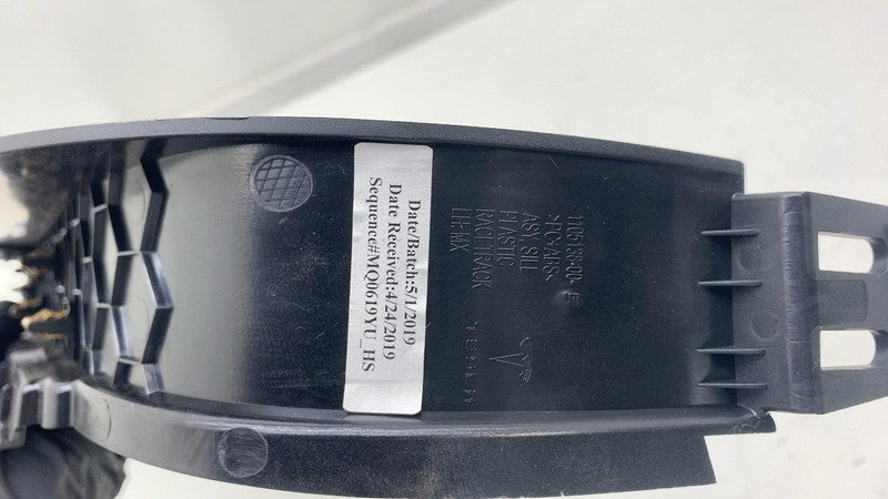 ⭕ 16-20 Tesla Model X Rear Left Racetrack Plastic Sill Trim Panel 1105