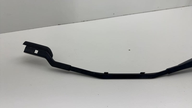 107672900B ⭕ 2017-2023 Model 3 Front Passenger Side Windshield Wiper Arm Right 1076729-00-B