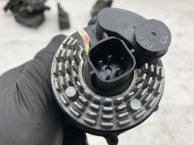 2012-2020 Tesla Model S MS Auxiliary Water Coolant Pump Foam Isolated Assembly