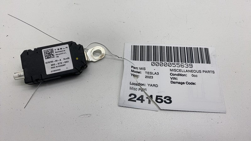 1079735 00 A 2017-2023 Tesla Model 3 Y Infotainment Antenna Amplifier AMP Radio FM Assembly