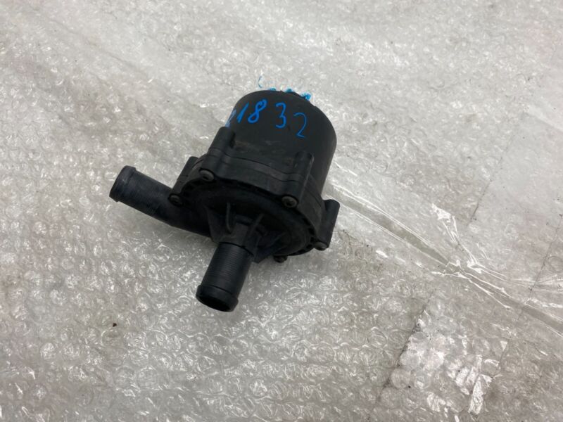 103732700F 2016-2020 Tesla Model S X Cooling System Auxiliary Water Coolant Pump FWD Assy