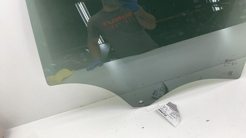 E9 43R-004757 ⭕ 2019-2025 Chevrolet Silverado 1500 Rear Passenger Side Door Window Glass Right