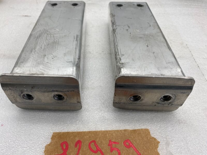 1109193 00 C ⭕ 17-23 Model 3 Y Front Bumper Reinforcement Crush Can Bracket x2 1109193-00-C