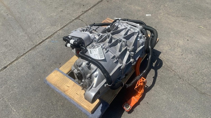 ⭕ 20-24 Model Y Rear Drive Unit Engine Motor Low Current 1120990-17-J 