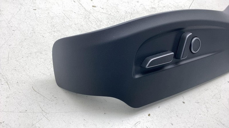 ⭕ 25-26 Tesla Model Y Front Left Seat Outboard Trim Panel w/ Switch 20