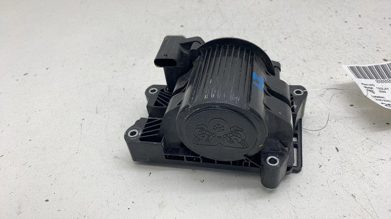 154765600C 2020 2021 2022 2023 Tesla Model 3 Y Supermanifold Octovalve Pump Assembly OEM