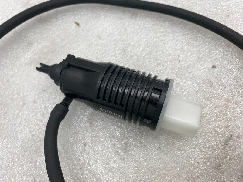 1WP0101 ⭕ 2020-2024 Tesla Model Y MY Front Windshield Glass Washer Motor Pump Assembly