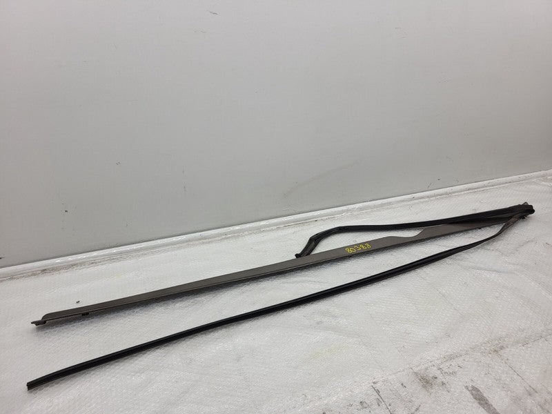 101221700F 12-23 Model S Right Rocker Panel Scuff Plate Molding w/ Rubber Seal 1012217-00-F