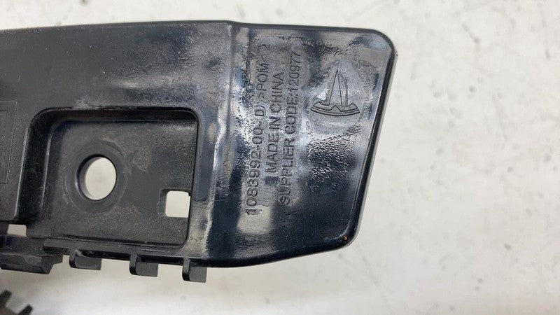 108399300D 17-23 Model 3 Rear Left & Right Bumper Taillight Lamp Mount Bracket 1083993-00-D