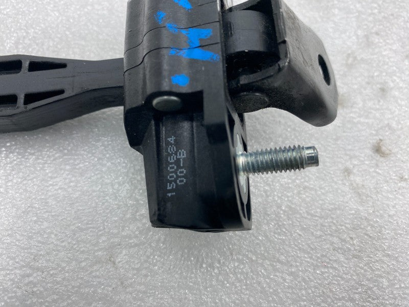 150068400B ⭕ 20-24 Model Y MY Rear Driver Side Door Check Strap Stopper Left 1500684-00-B
